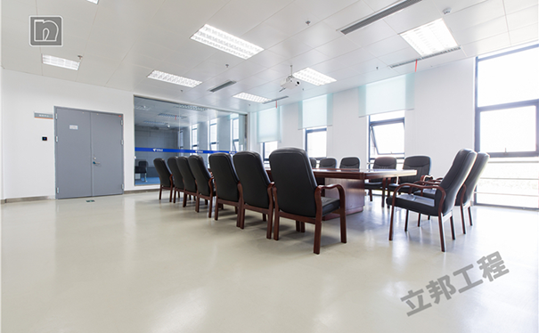 自流平地坪漆防水、防滑、防潮嗎?