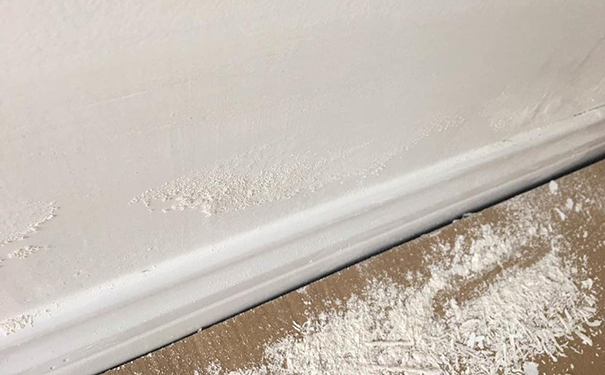 內墻面反堿最好的處理辦法是什么？