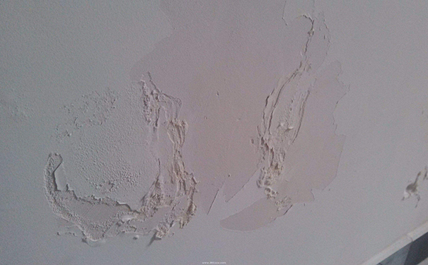 衛生間門口墻面滲水返堿是什么原因?怎么處