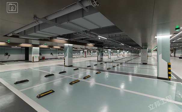 地下車庫環(huán)氧地坪漆多少錢一平方？